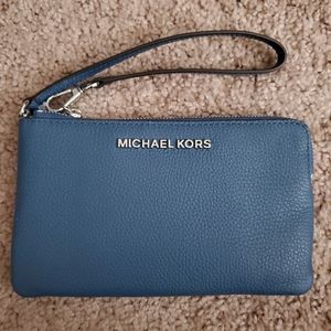 NWT Michael Kors Jet Set Wristlet